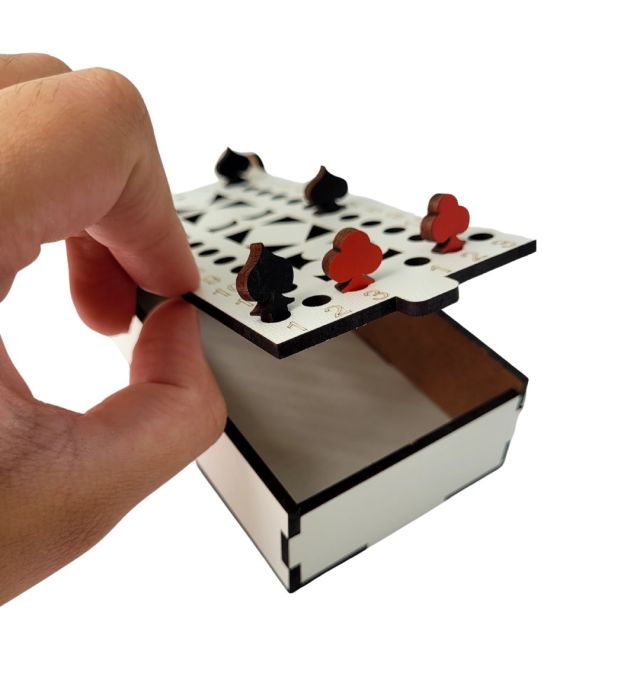 CAIXA COM MARCADOR TRUCO BARALHO